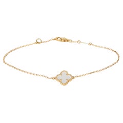 Van Cleef & Arpels Bracelet Alhambra doux en or jaune et nacre