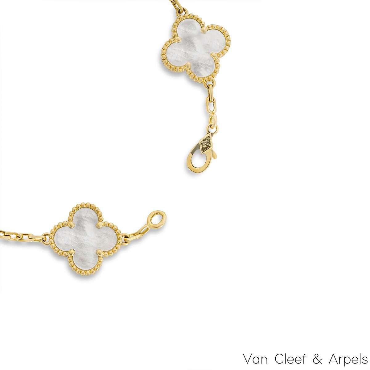 Van Cleef & Arpels Gelbgold Perlmutt Vintage Alhambra Armband mit 5 Motiven, Alhambra Damen