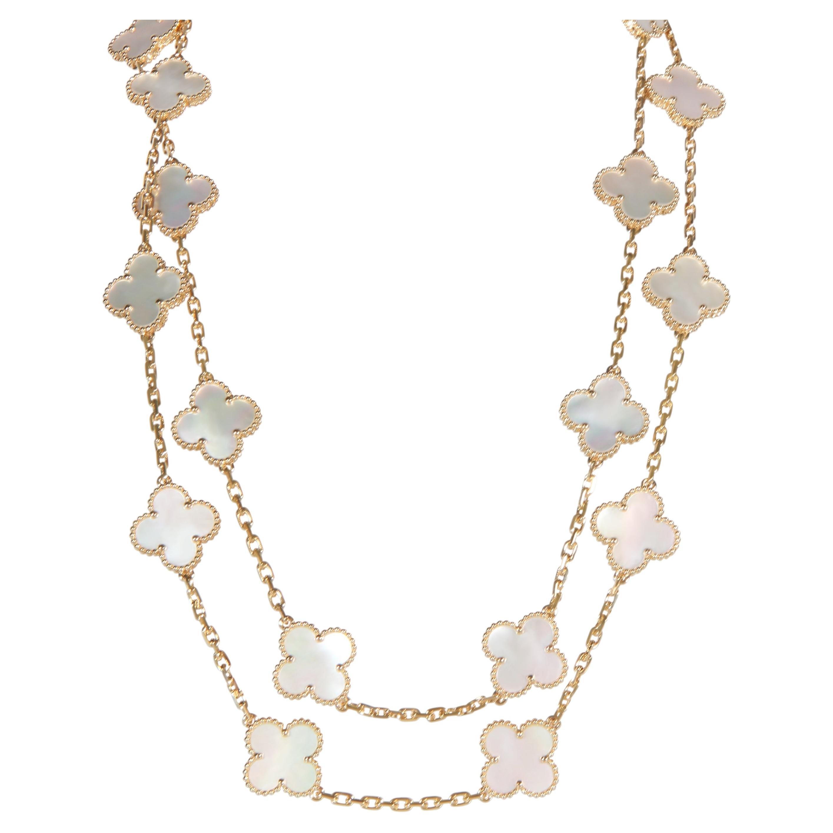 Van Cleef & Arpels Collana Alhambra vintage in oro giallo e madreperla
