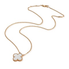 Van Cleef & Arpels Pendentif Alhambra Vintage en or jaune et nacre