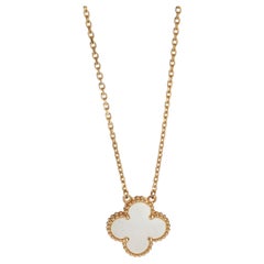 Van Cleef & Arpels Pendentif Alhambra Vintage en or jaune et nacre