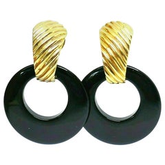 Van Cleef & Arpels Boucles d'oreilles « Door Knocker » en or jaune, onyx, lapis et malachite