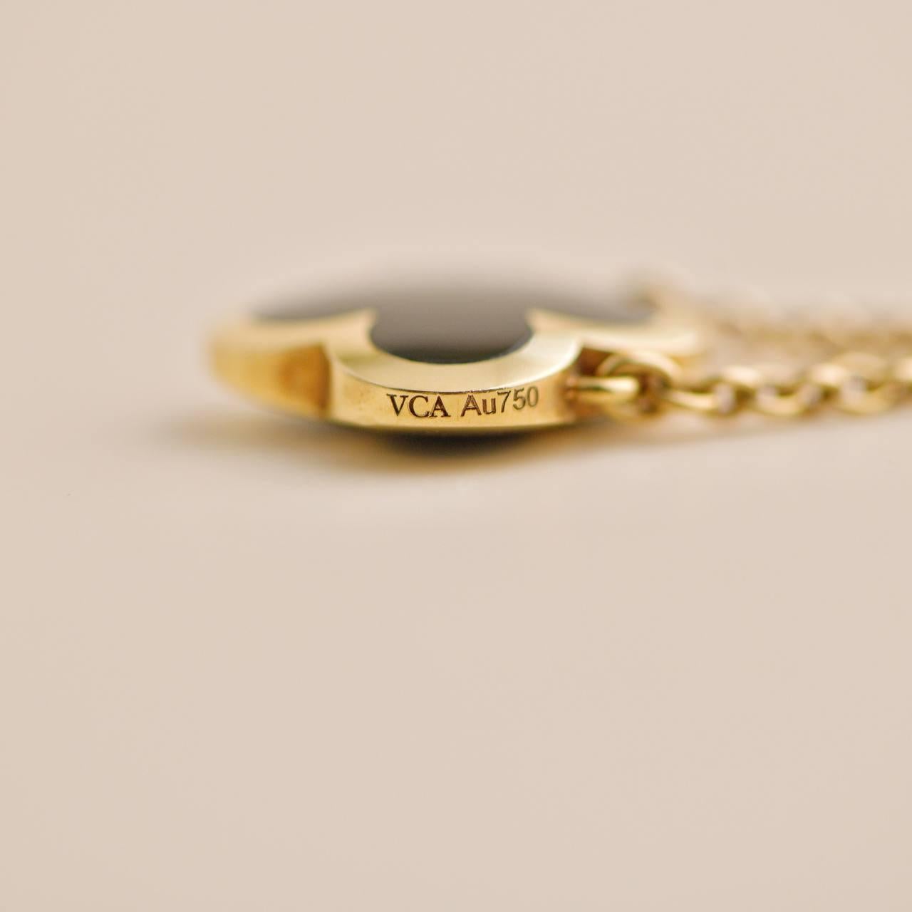 Women's or Men's Van Cleef & Arpels Yellow Gold Onyx Pure Alhambra Pendant Necklace