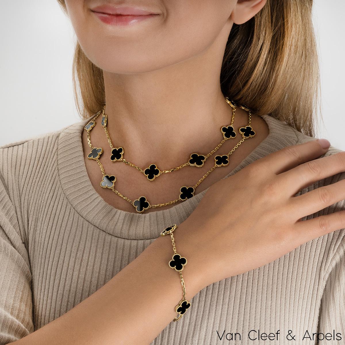 Van Cleef & Arpels Gelbgold Onyx Vintage Alhambra Armband mit 5 Motiven VCARA41300, Vintage 3