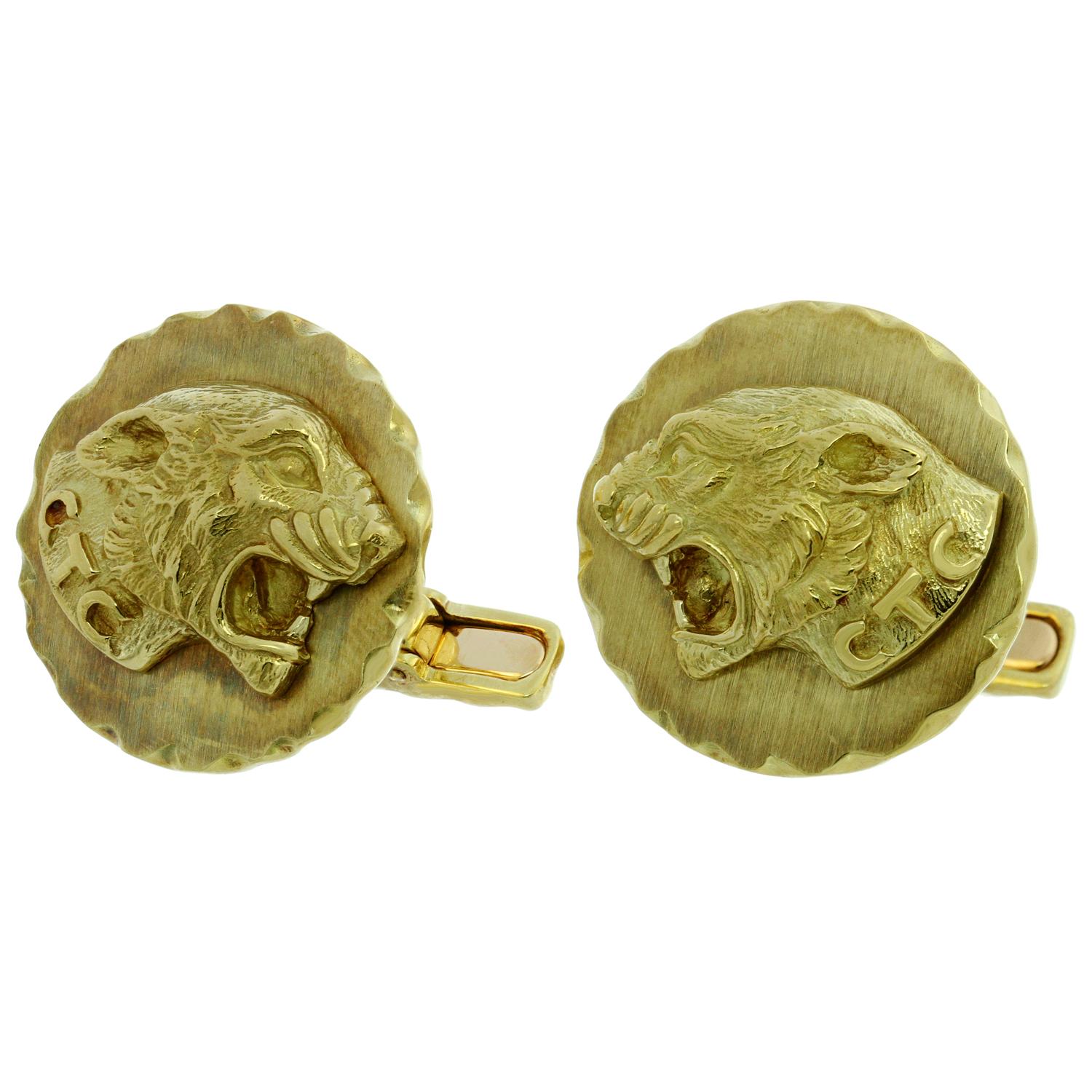 Van Cleef & Arpels Yellow Gold Panther Cufflinks In Excellent Condition For Sale In New York, NY