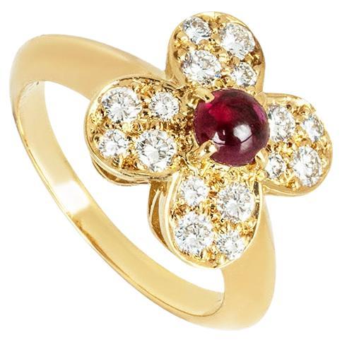 Van Cleef & Arpels Yellow Gold Ruby and Diamond Alhambra Ring For Sale