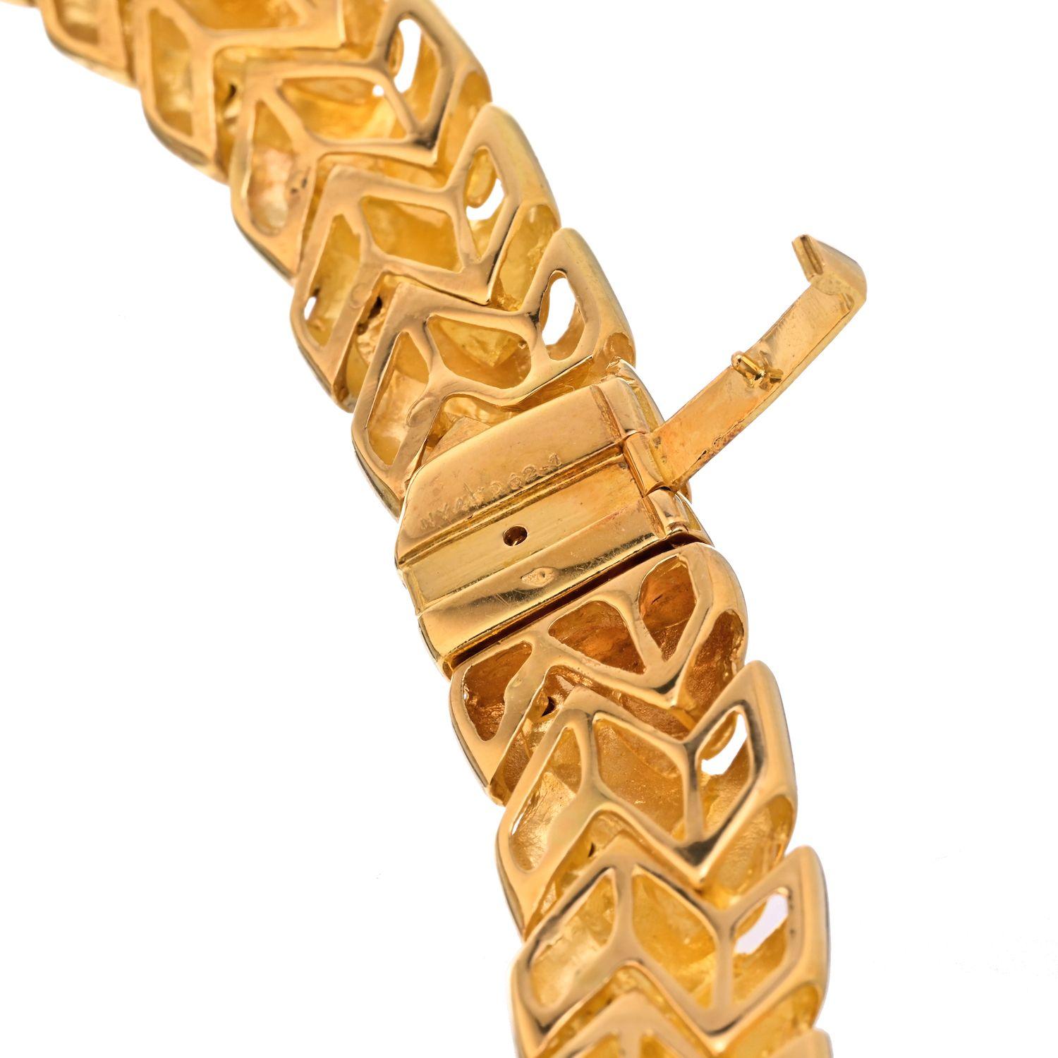 Van Cleef & Arpels Halskette aus 18 Karat Gelbgold mit gewebtem Diamantenmuster, 1980er Jahre Damen im Angebot