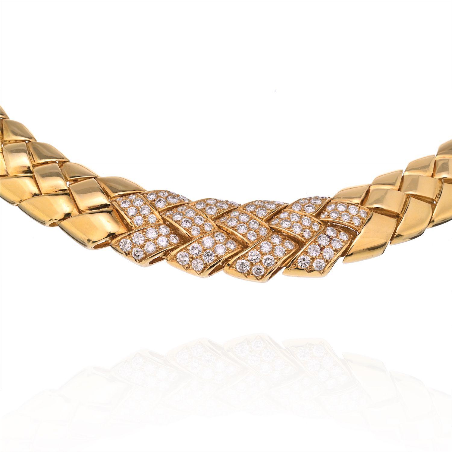 Round Cut Van Cleef & Arpels 1980's 18K Yellow Gold Woven Design Diamond Collar Necklace For Sale