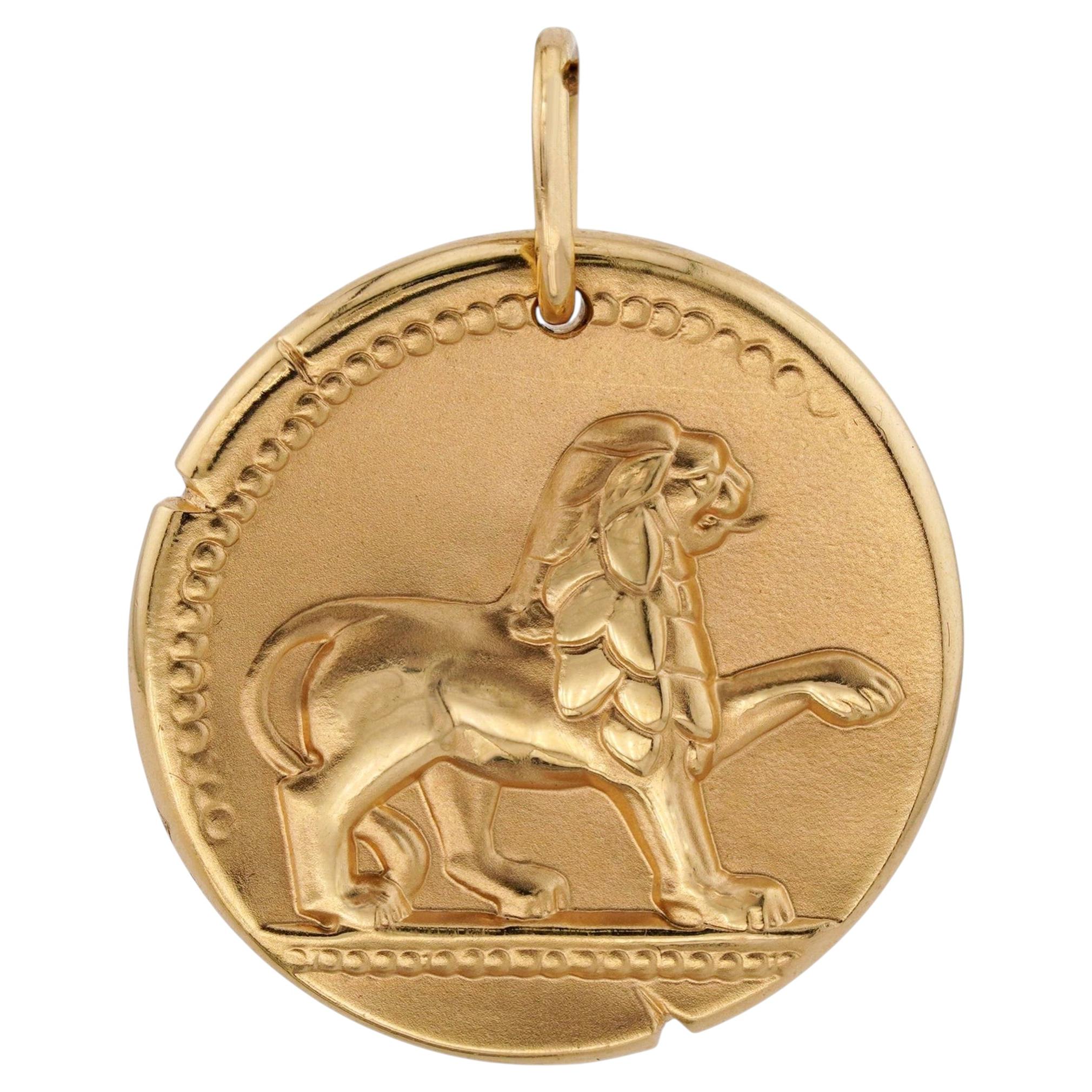 VAN CLEEF & ARPELS Zodiaque Leonis : pendentif en forme de médaille « Lion » en or jaune