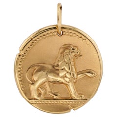 VAN CLEEF & ARPELS Zodiaque Leonis Löwe-Anhänger aus Gelbgold
