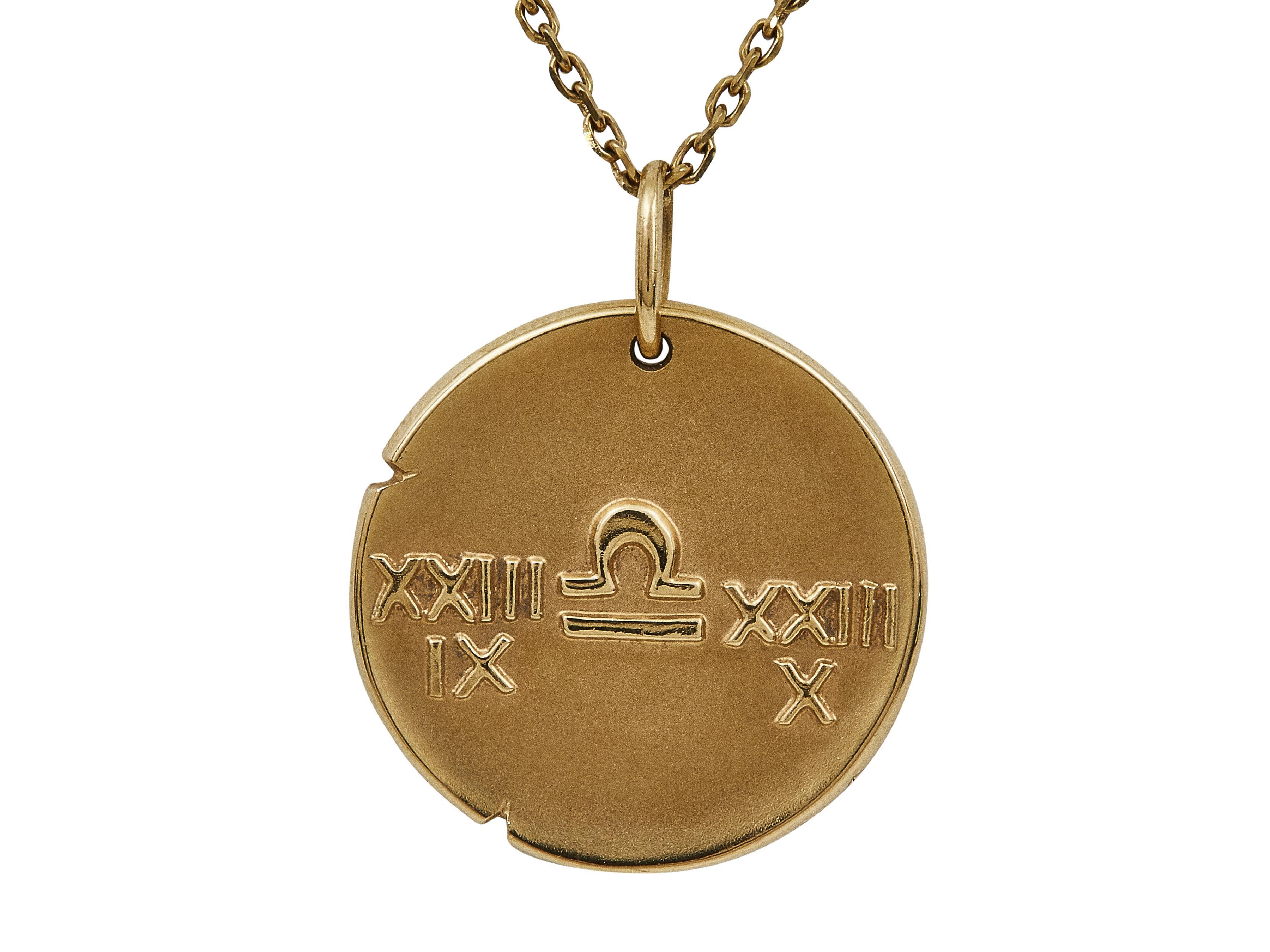 La collana:
Collana con ciondolo Van Cleef & Arpels Zodiaque Libra in oro a 18 carati.

Il bracciale è in ottime condizioni, con solo qualche piccolo graffio che ci si aspetta con la normale usura.

Accompagnato da ...
Scatola originale
Certificato