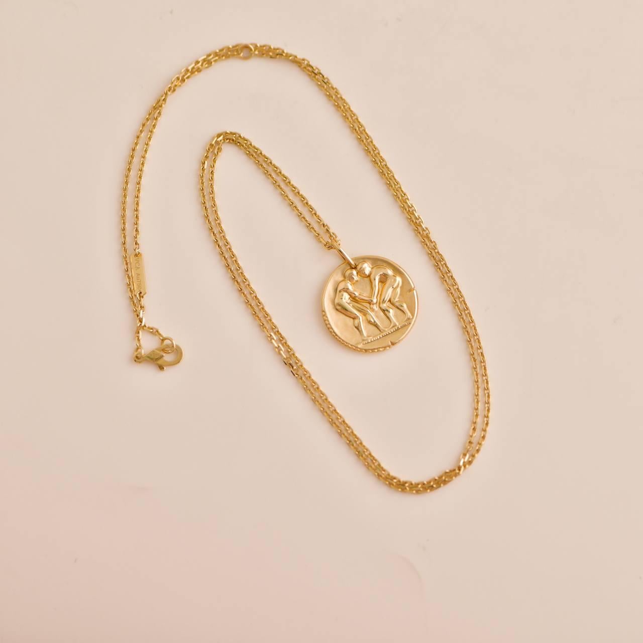 Women's or Men's Van Cleef & Arpels Zodiaque Medal Geminorum Yellow Gold Pendant Necklace For Sale
