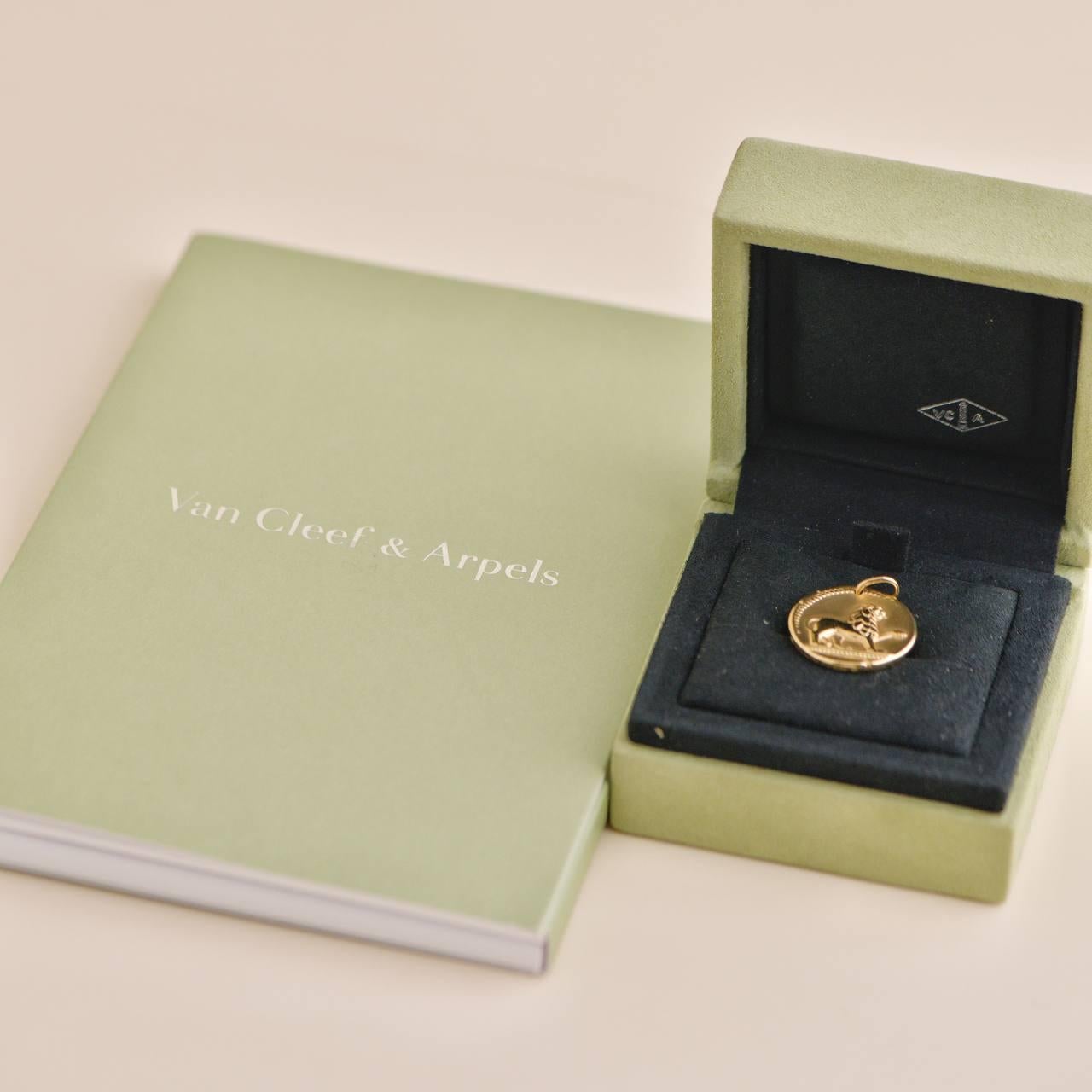 SKU	CT-2517
Comes With	Full Set (Box + Card)
Date	2024
RRP	£2,280 Incl taxes/ $ 2,430 Excl taxes / 2 610 € Incl taxes
Model	VCARP7SO00
Serial Number	JF******
Metal	18k Yellow Gold
Weight	approx 8.35 g
Condition	Excellent
Other Info	Diameter: approx
