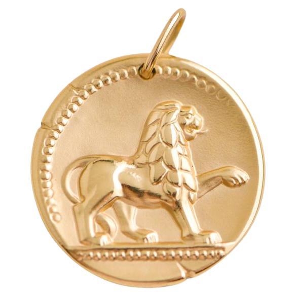 Van Cleef & Arpels Zodiaque medal Leonis 18k Yellow Gold Pendant