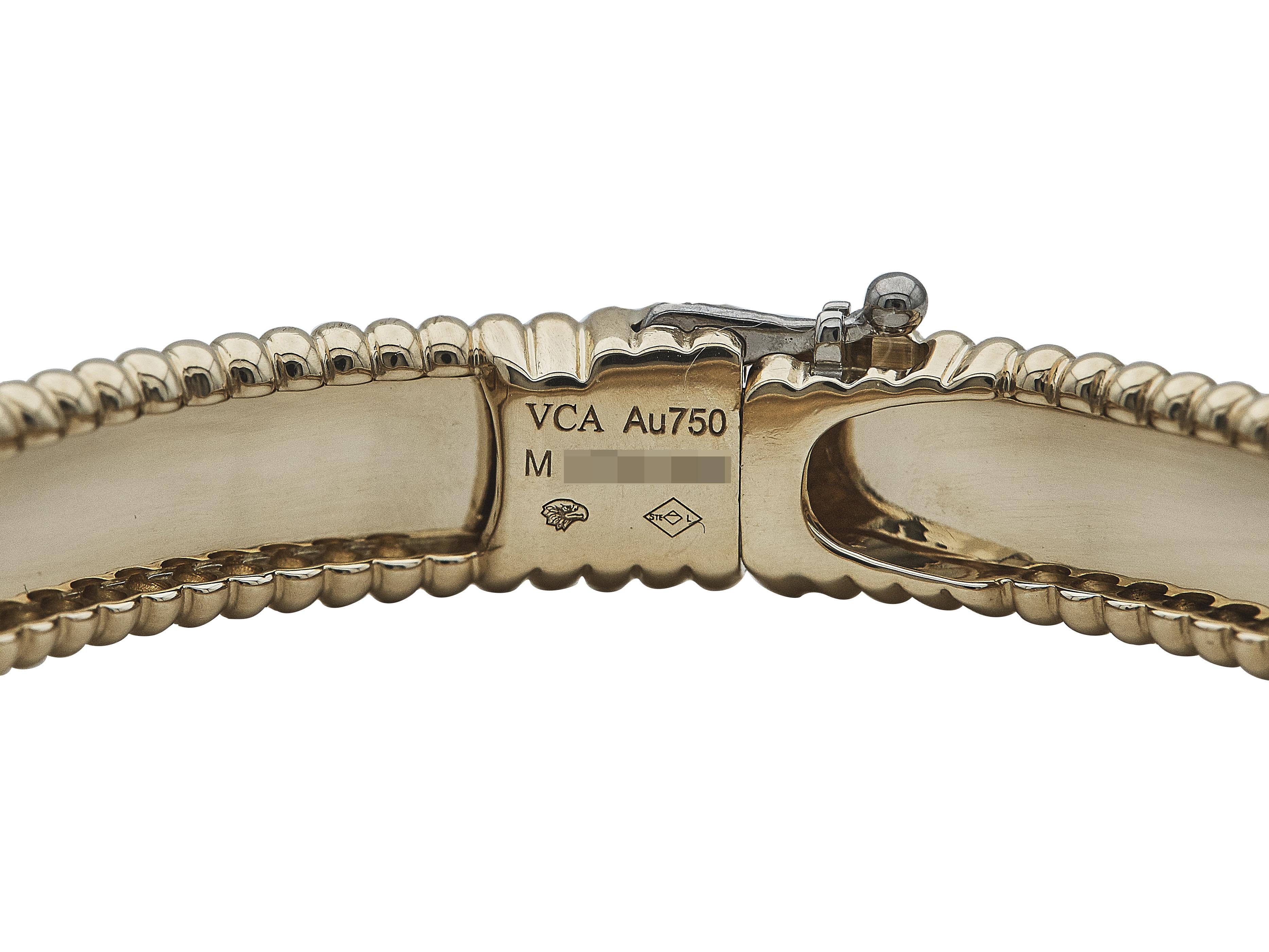Van Cleef & Arpels	Perlée-Signatur-Armband 18K Gelbgold Medium Modell Größe M im Zustand „Hervorragend“ im Angebot in New York, NY