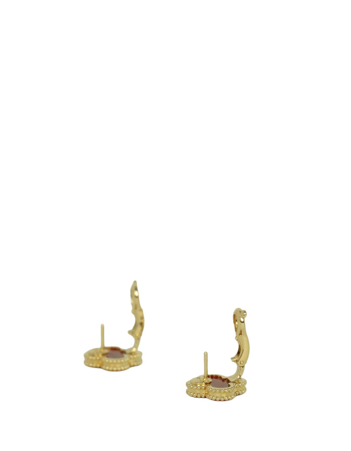 Van Cleef & Arples 18K Gelbgold/roter Karneol Vintage Alhambra Ohrringe

Produktionsjahr: 2024
Hergestellt in: Frankreich
MATERIALIEN:  Roter Karneol & 18K Gelbgold
Punzierungen: VCA 750, Seriennummer
Verschluss/Öffnung: Durchbohrter