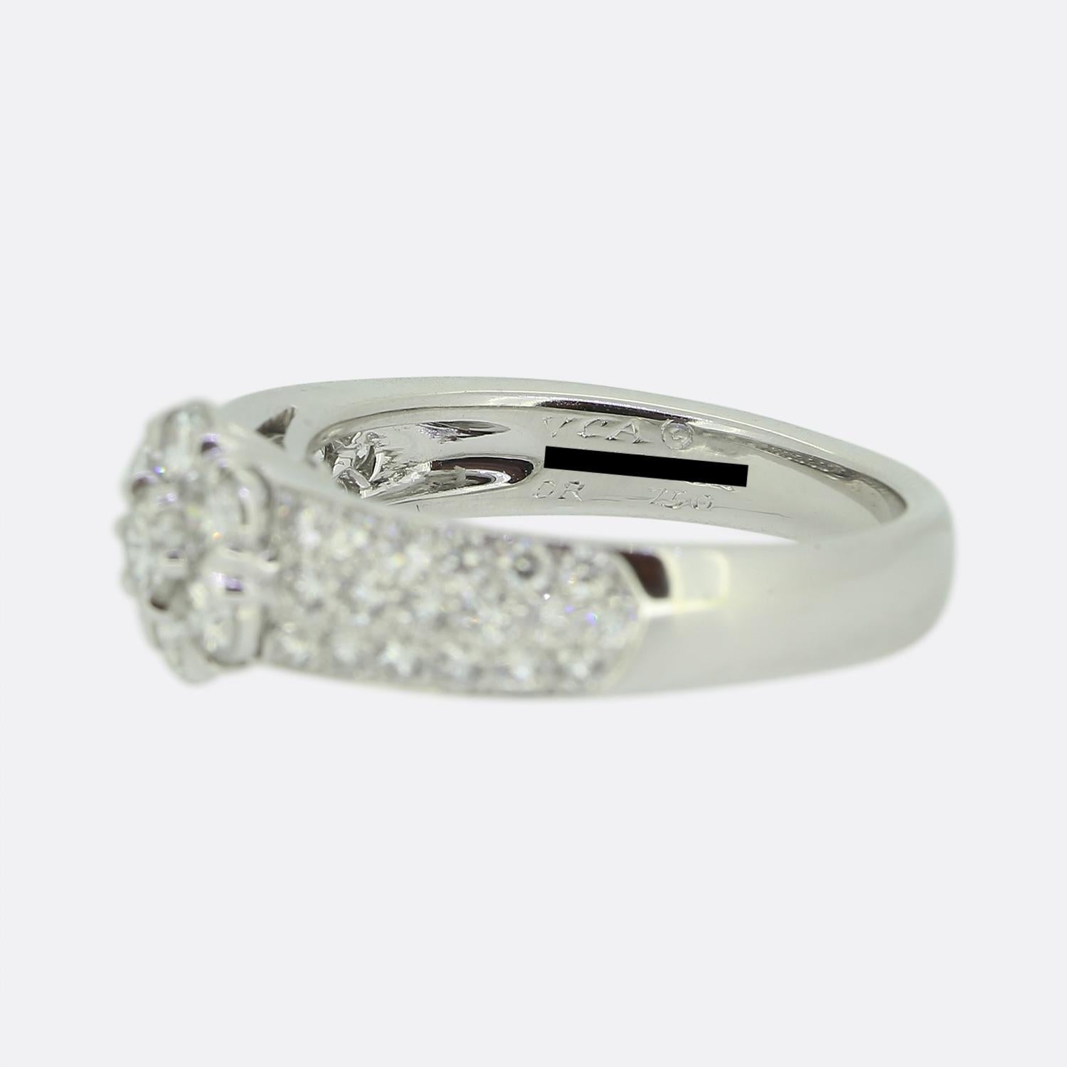 Van Cleef & Arpels Fleurette-Diamantring für Damen oder Herren im Angebot