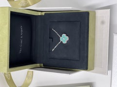 Van Cleef & Arpels Holiday pendant Alhambra diamond 2022 necklace