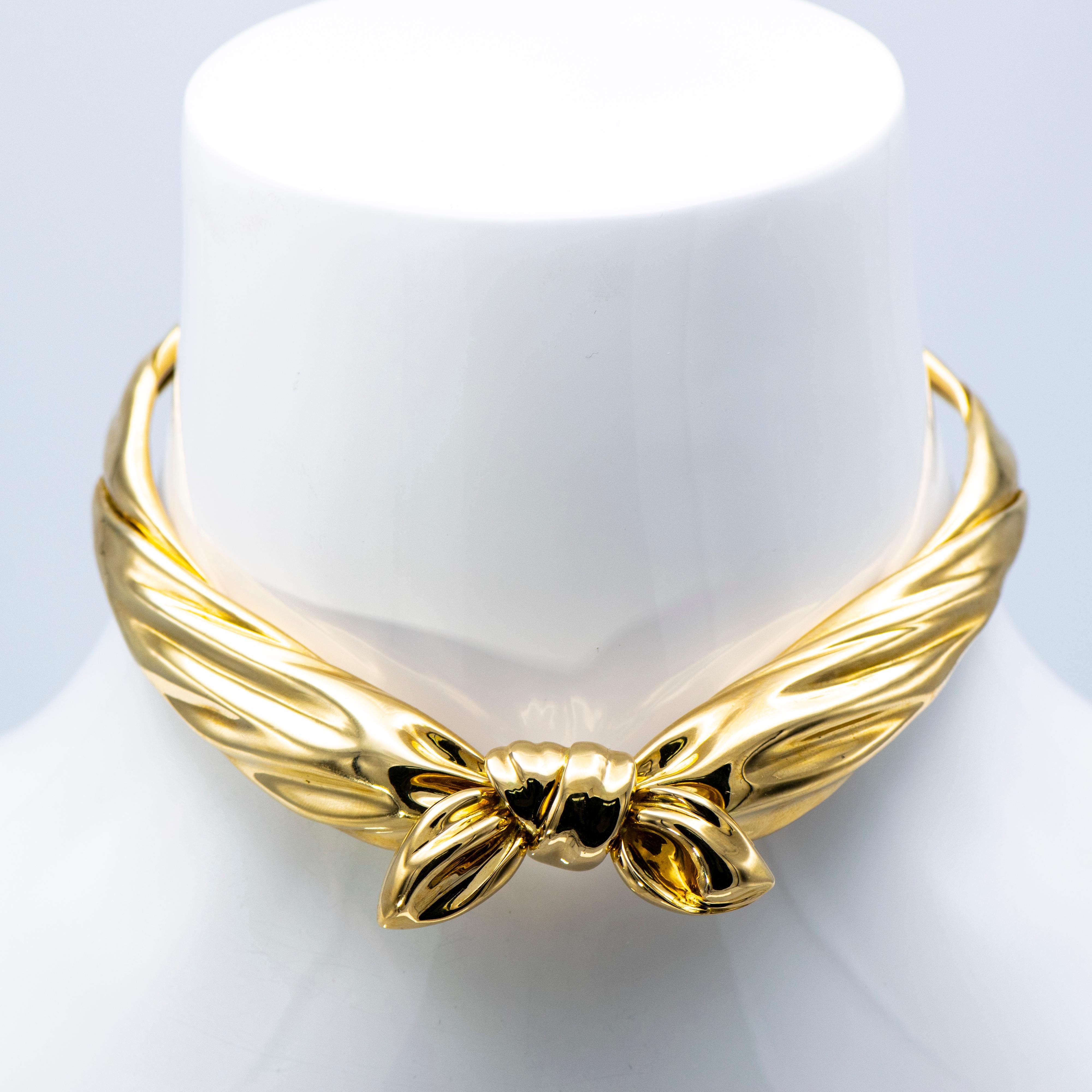 Women's Van Cleef & Arpels Karat Gold Bow Knot Necklace