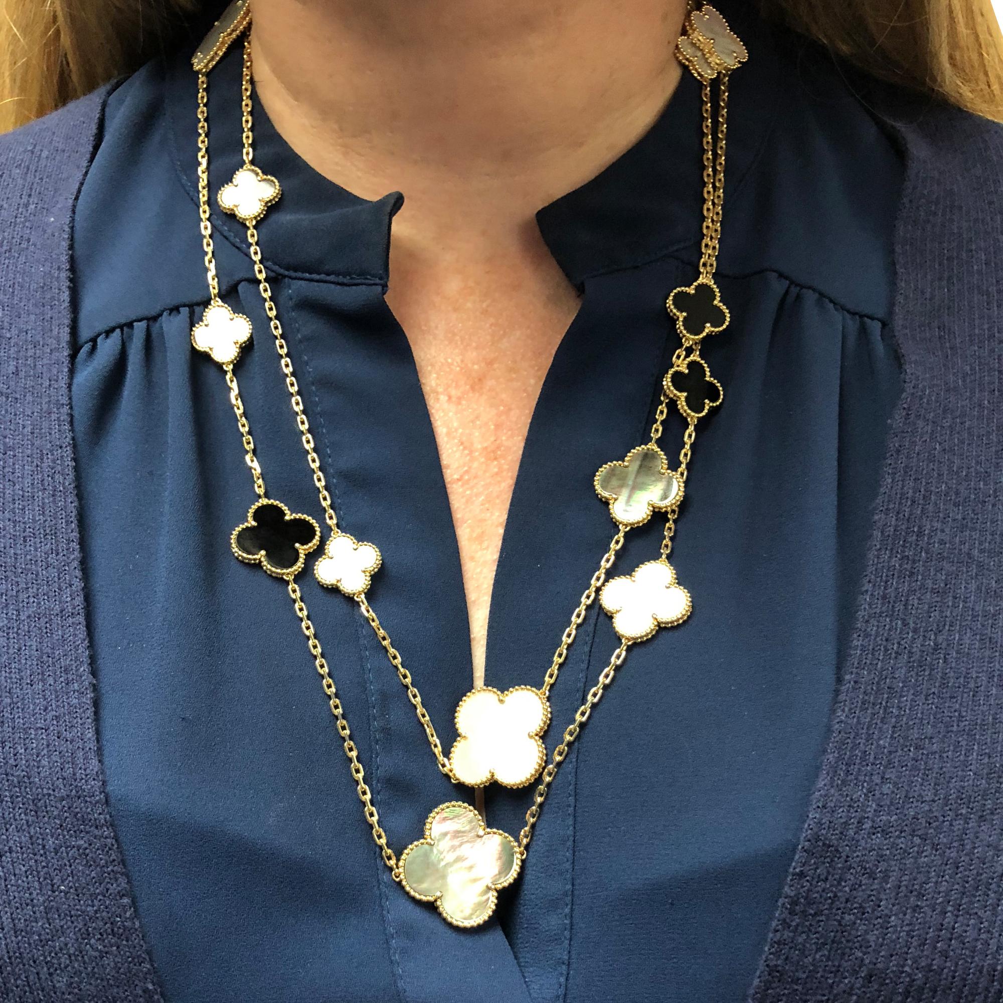 Moderne Van Cleef & Arples Magic Alhambra Long Collier:: 16 Motifs-