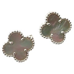 Van Cleef & Arples Vintage Alhambra Ohrstecker aus Perlmutt und 18-karätigem Weißgold