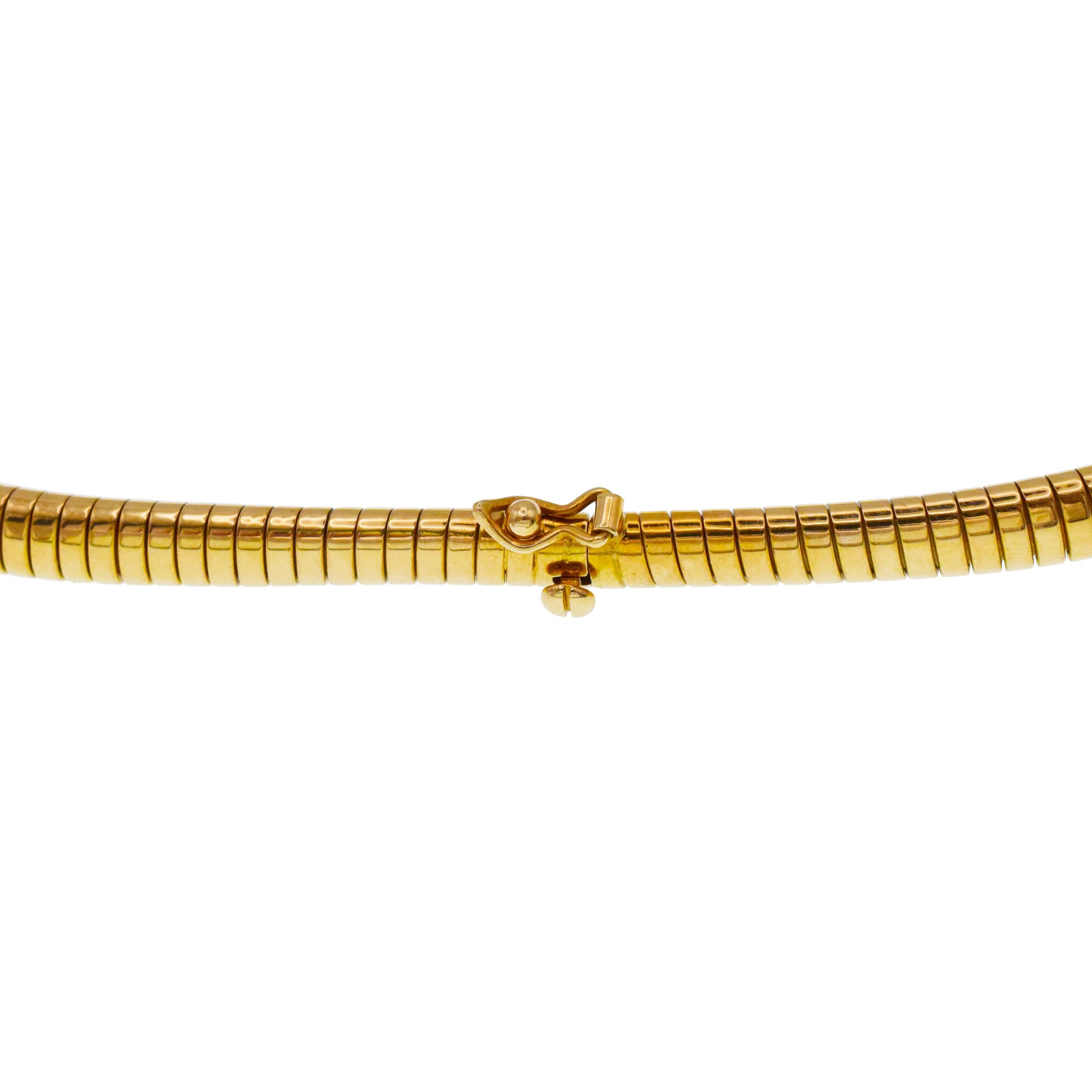 Collana e orecchini Van Cleef in crisoprasio, corallo e diamanti. In condizioni ottime in vendita a New York, NY