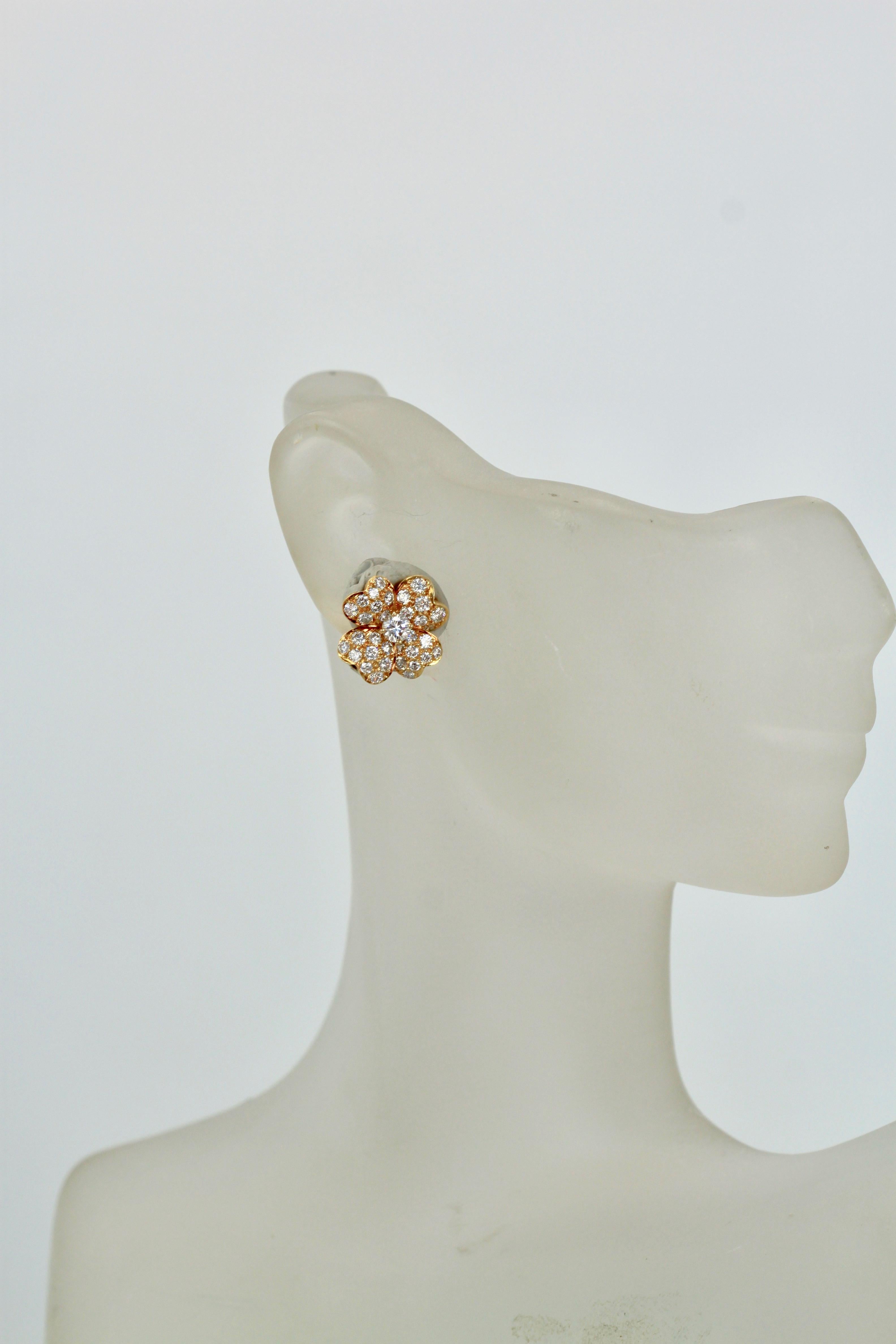 Van Cleef Cosmos Diamond Earrings Small 18 Karat Yellow Gold 2