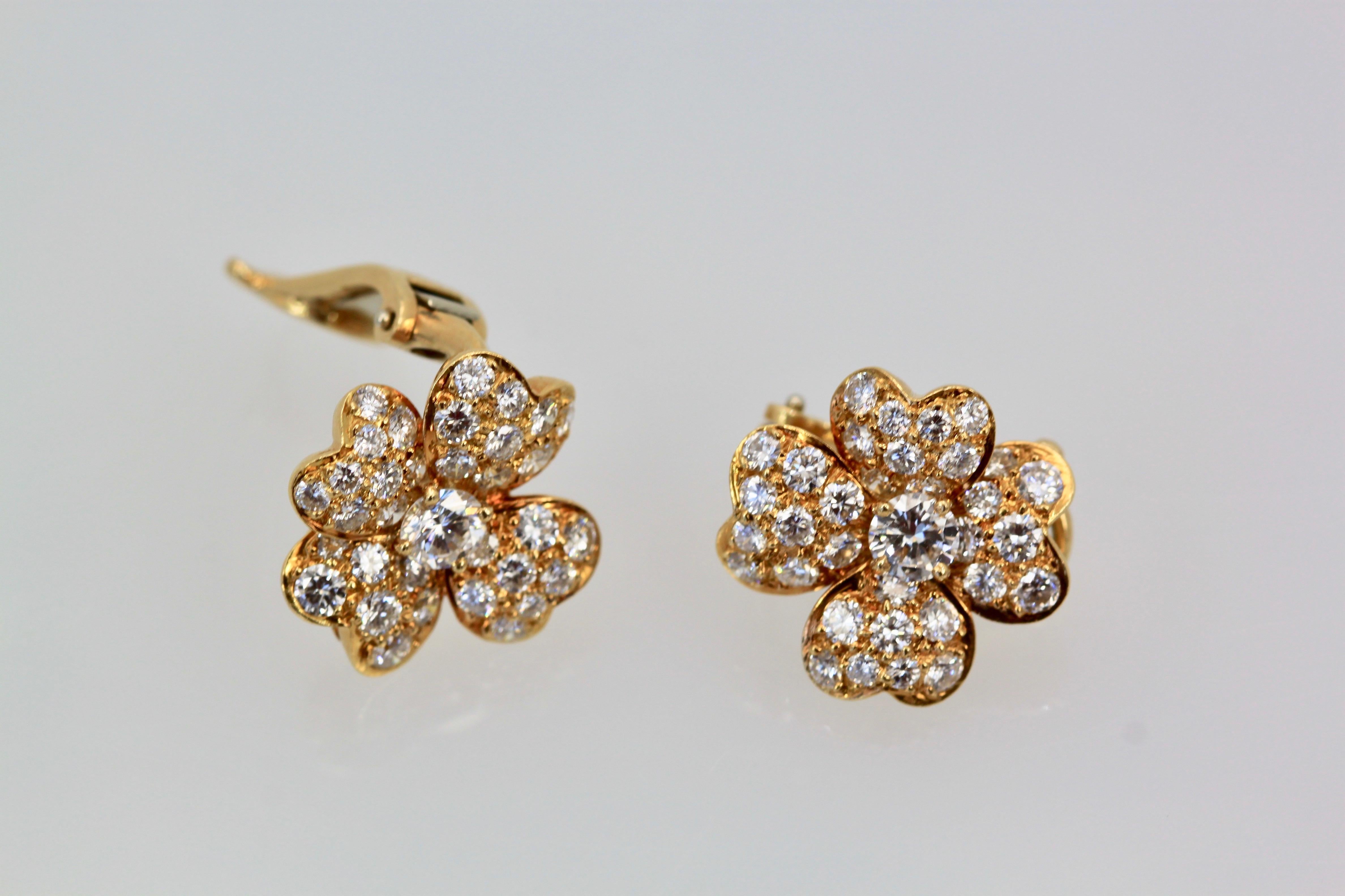 Van Cleef Cosmos Diamond Earrings Small 18 Karat Yellow Gold 6