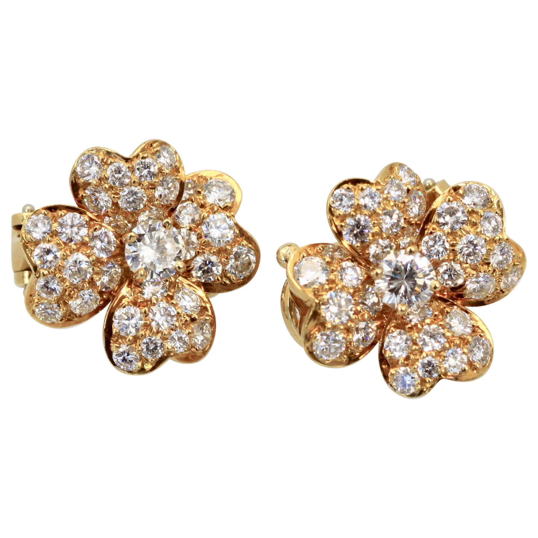 Van Cleef Cosmos Diamond Earrings Small 18 Karat Yellow Gold
