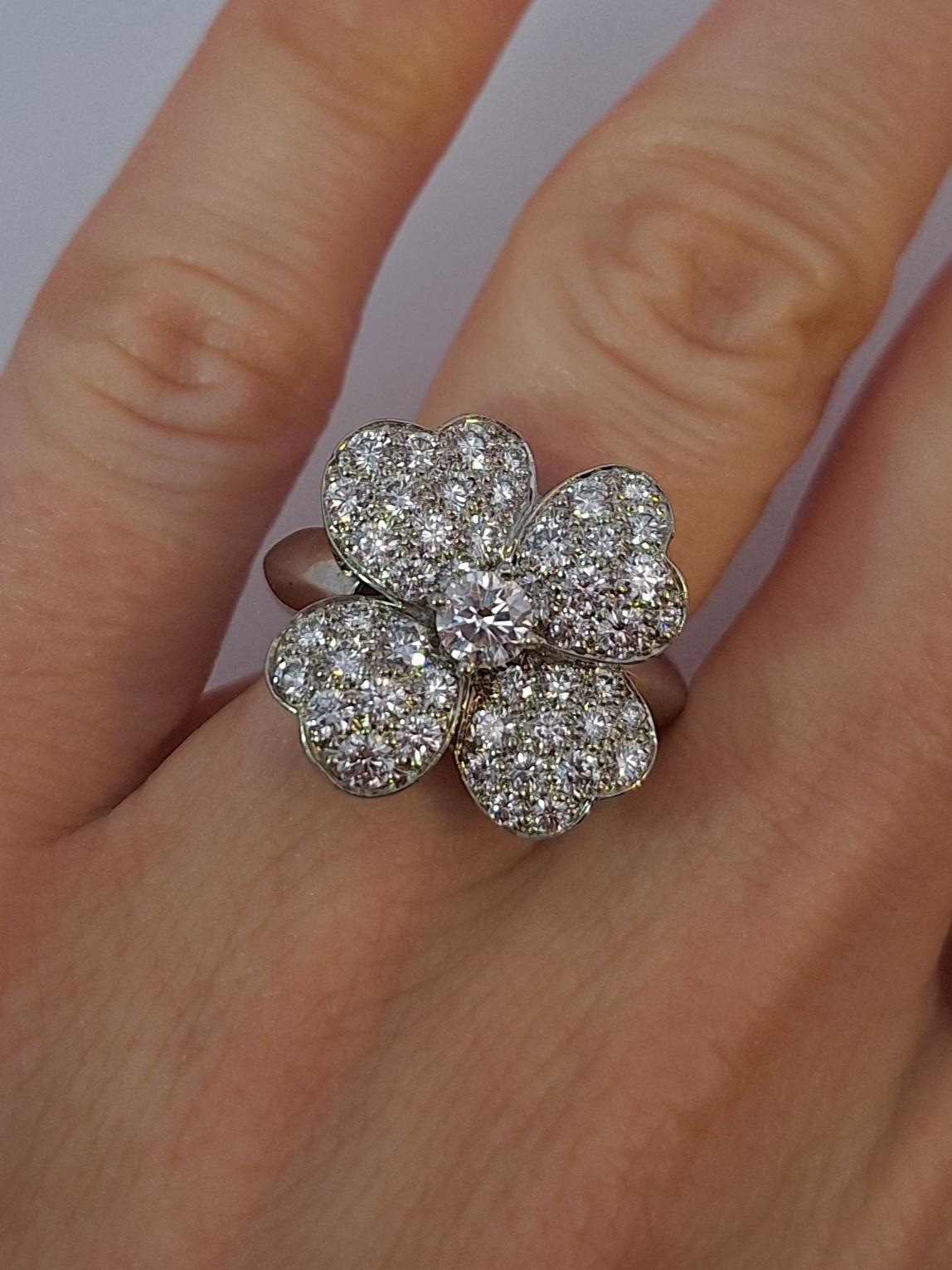 Van Cleef Cosmos Diamond Ring Medium Size In Excellent Condition For Sale In New York, NY