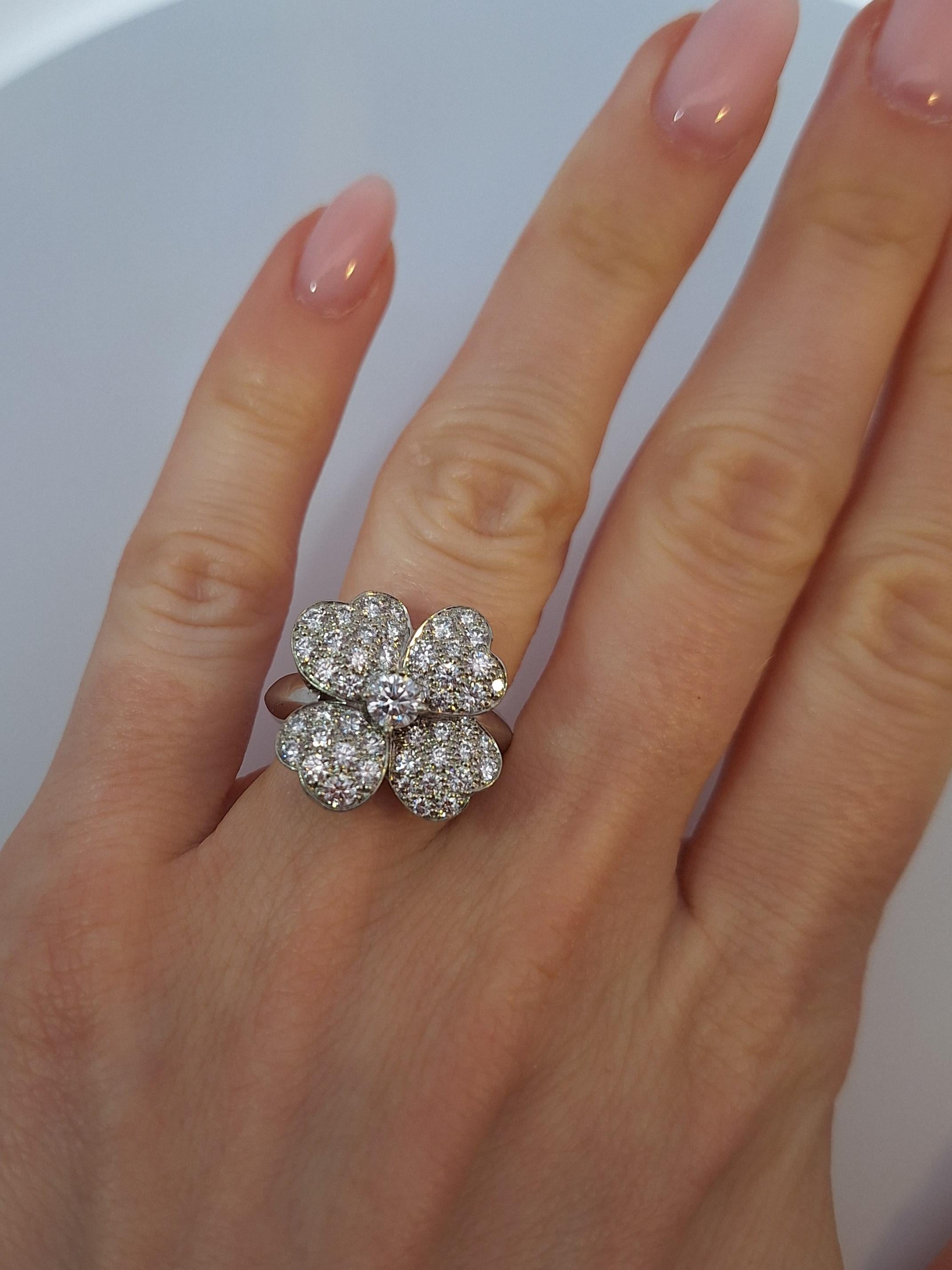 Women's or Men's Van Cleef Cosmos Diamond Ring Medium Size For Sale