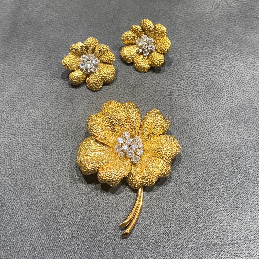 Van Cleef & Arpels Diamond Flower Brooch & Earrings Set 4