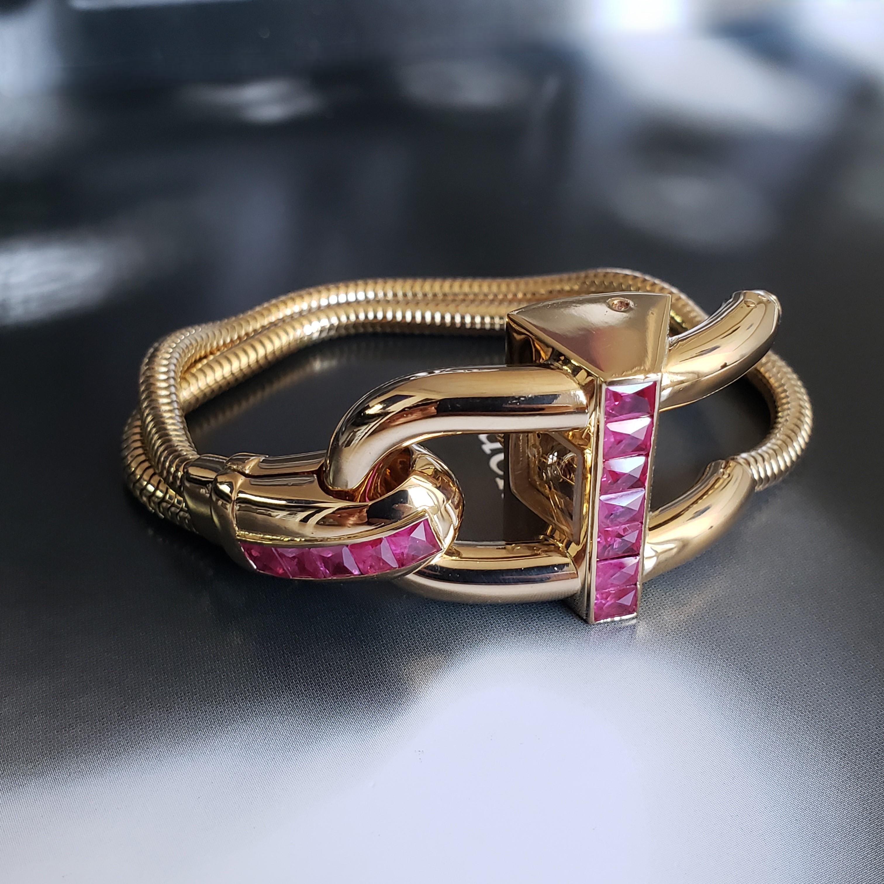 VAN CLEEF EN ARPELS Cadenas Armbanduhr mit Vorhängeschloss- 18K Gold Mystery Set Rubine im Angebot 7