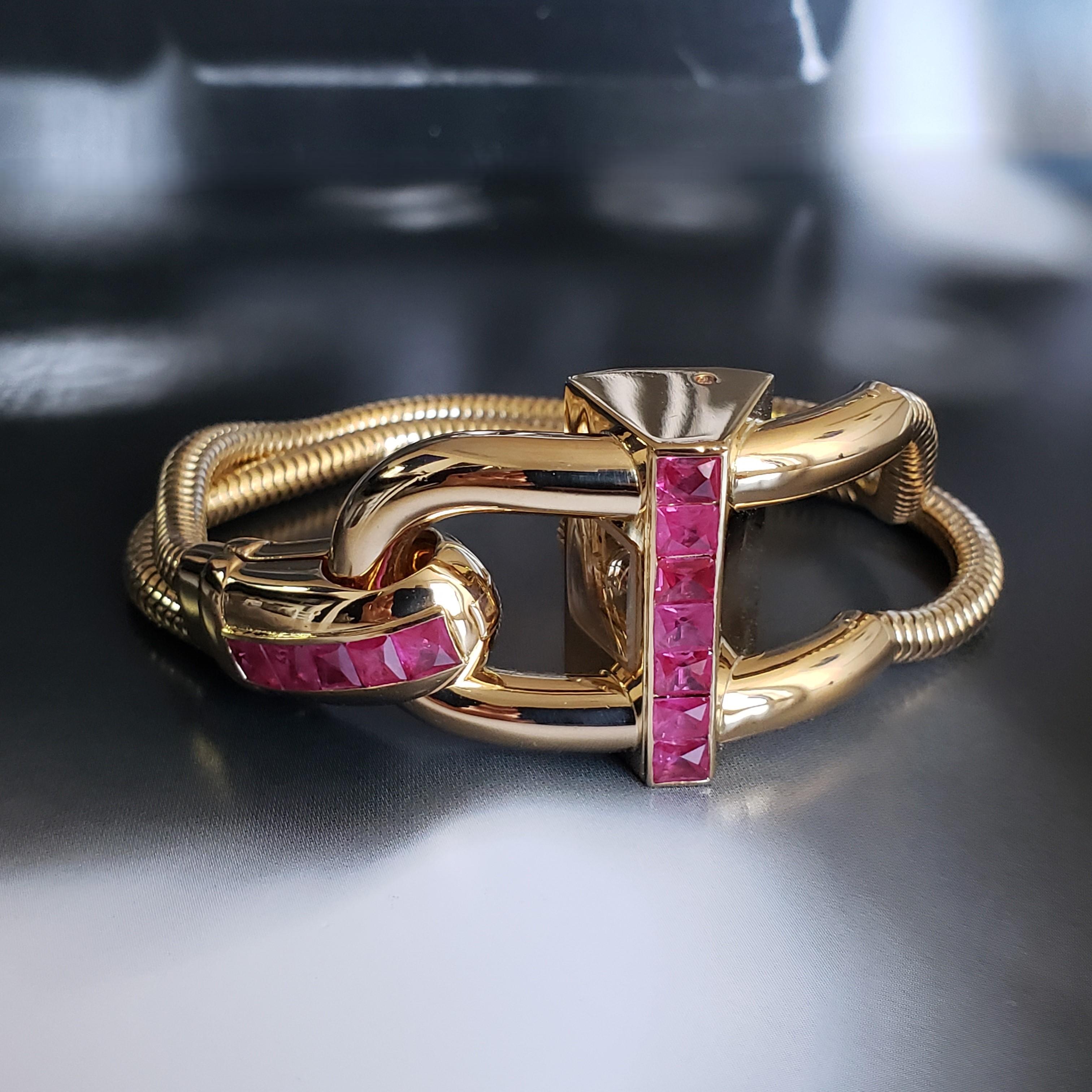 VAN CLEEF EN ARPELS Cadenas Armbanduhr mit Vorhängeschloss- 18K Gold Mystery Set Rubine im Angebot 8