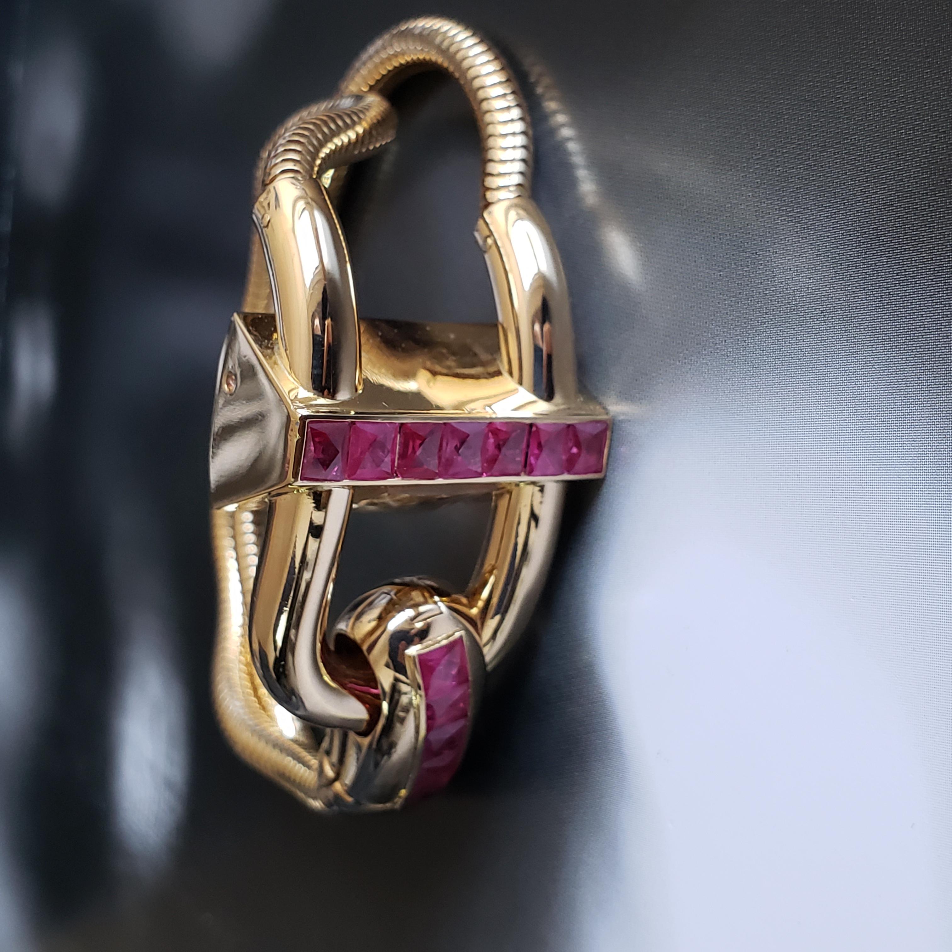 VAN CLEEF EN ARPELS Cadenas Armbanduhr mit Vorhängeschloss- 18K Gold Mystery Set Rubine im Angebot 9