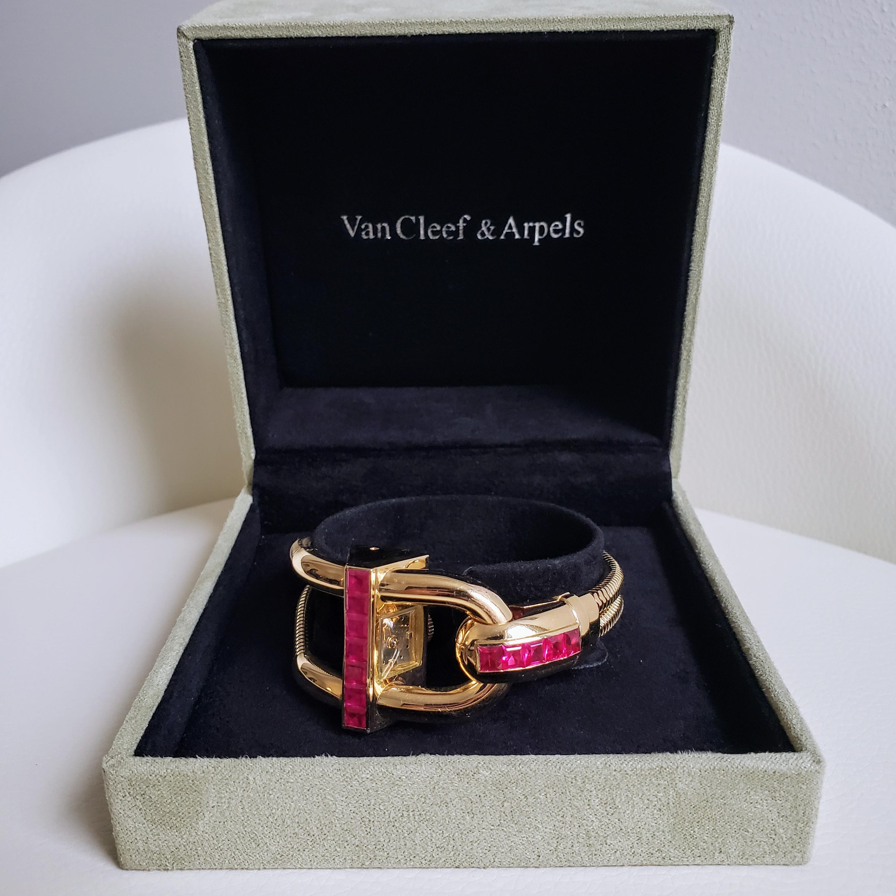 VAN CLEEF EN ARPELS Reloj Pulsera Candado Cadenas - Oro 18K Misterioso Conjunto Rubíes en venta 13
