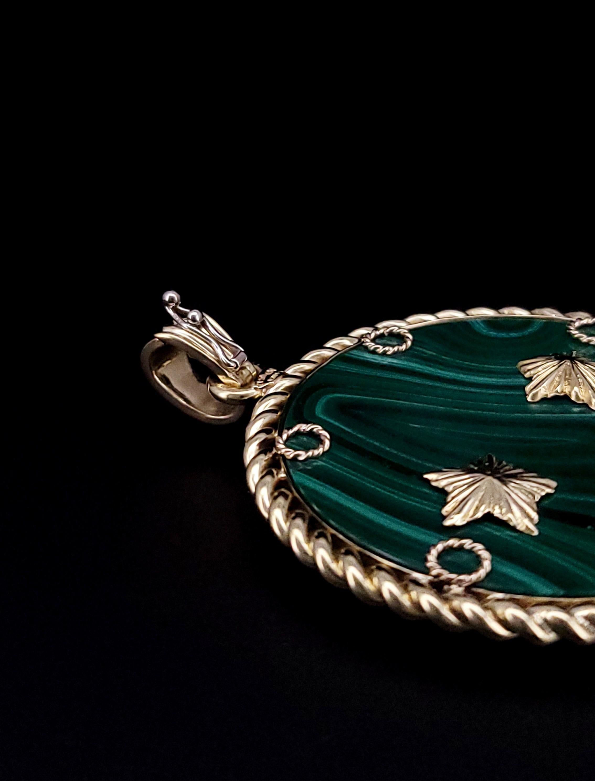 Van Cleef Français Pendentif Zodiac en or jaune 18k malachite diamant et émeraude en vente 1