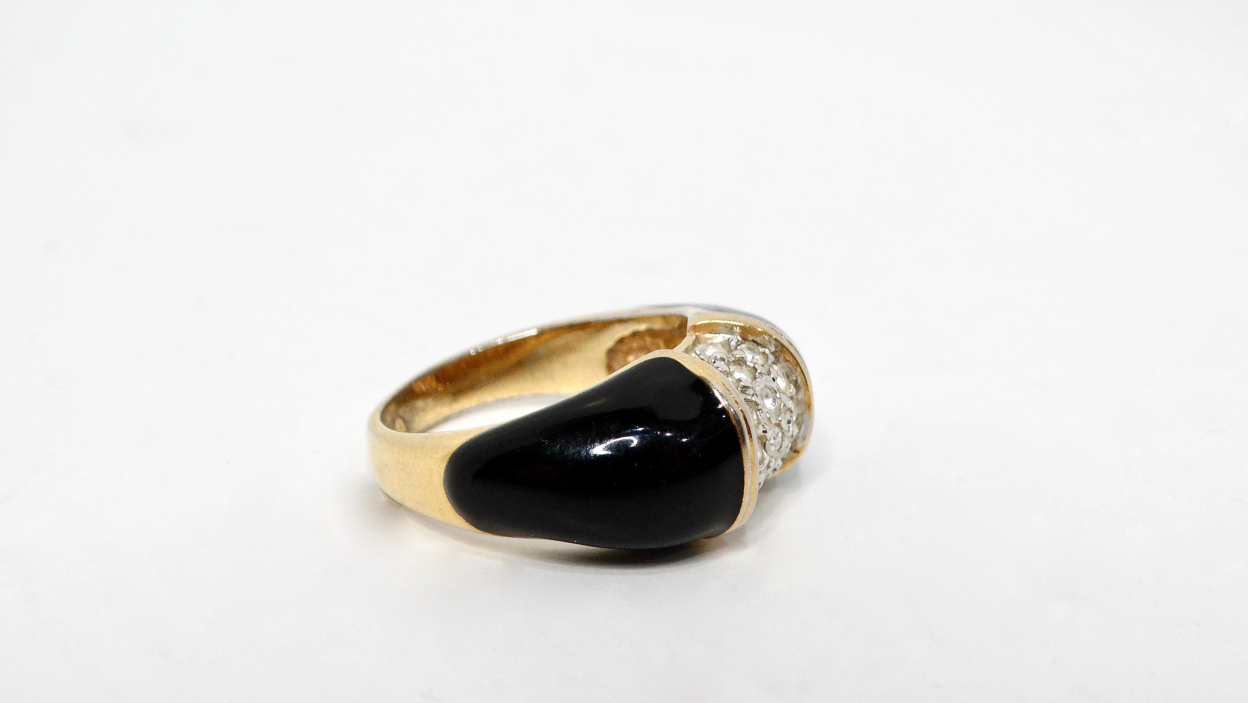 Van Cleef inspirierter schwarzer 18k vergoldeter Cocktailring mit Strasssteinen im Zustand „Gut“ im Angebot in Scottsdale, AZ