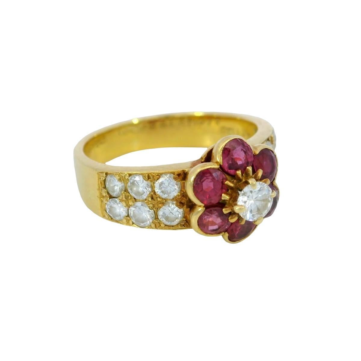 Van Cleef Ruby Diamond Cluster Flower Ring Or jaune 18K Taille 5.25 en vente 6