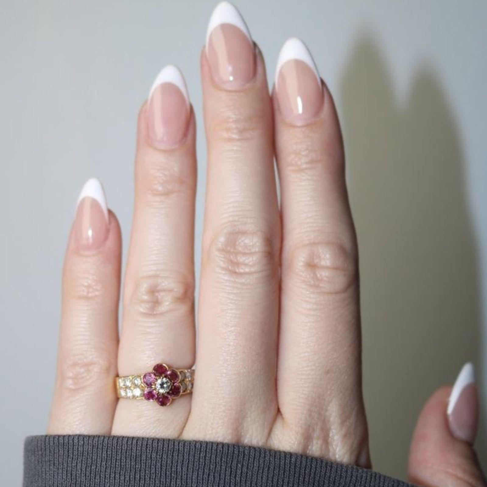 Van Cleef Ruby Diamond Cluster Flower Ring Or jaune 18K Taille 5.25 en vente 8