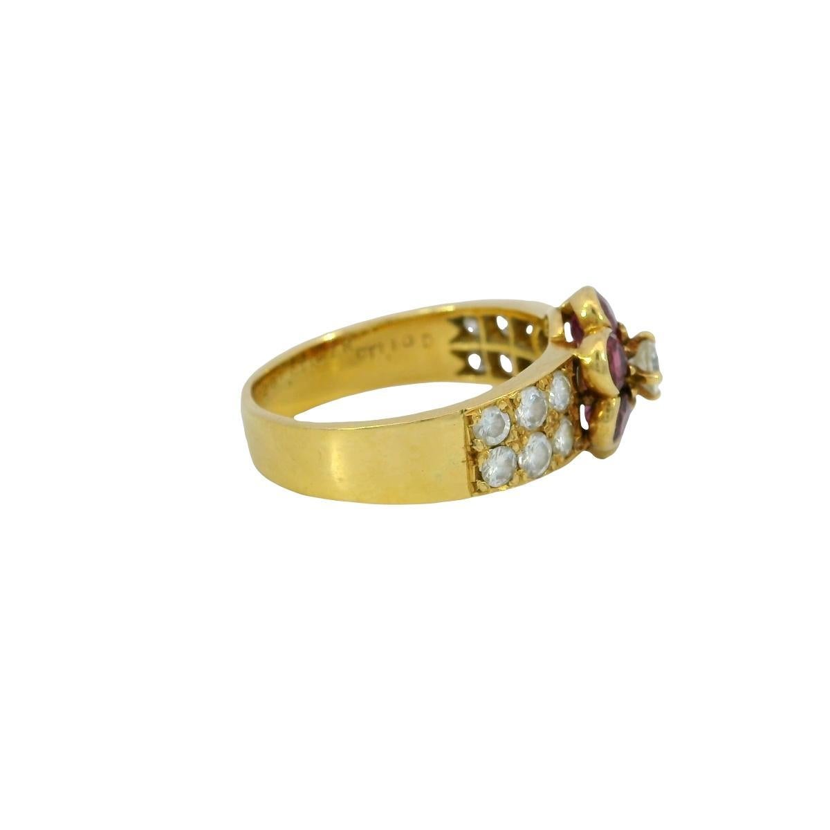 Van Cleef Ruby Diamond Cluster Flower Ring Or jaune 18K Taille 5.25 en vente 2