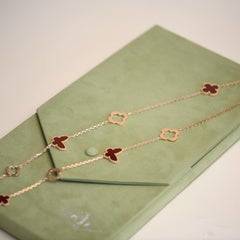 Van Cleef & Arpels Collana Alhambra Bizantina in oro rosa e corniola limitata