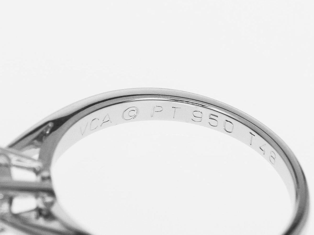 Van Cleef & Arpels 0.50 Carat Diamond Platinum Bonheur Solitaire Ring In Good Condition In Tokyo, JP