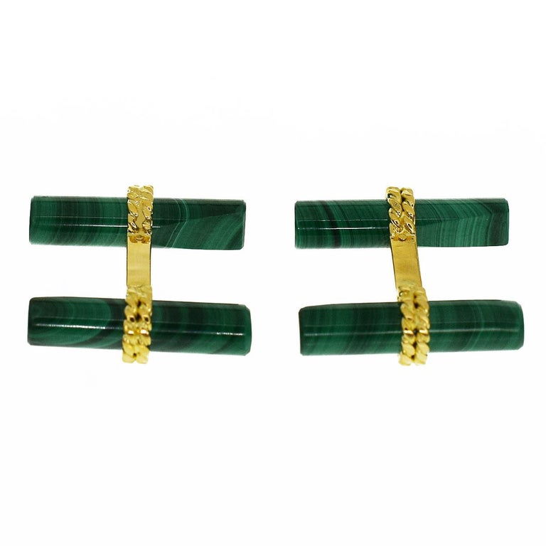 Brand:Van Cleef&Arpels
Name:Gold Malachite Cufflinks
Material :Malachite, 750 K18 YG Yellow Gold
Comes with:VCA Box, Pouch, VCA Repair Certificate (May 2019)
Size(inch):22mm×22mm/0.86
