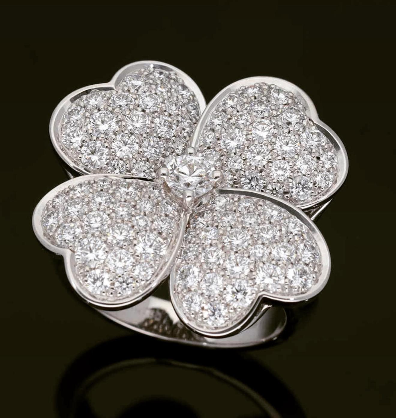 Van Cleef&Arpels D0.36ct 93P D3.26ct 18K White Gold Cosmos Large Model Ring For Sale 3