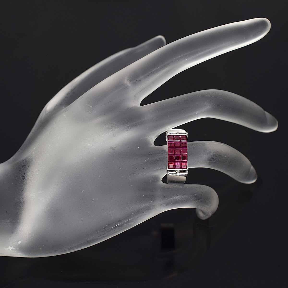 Van Cleef&Arpels Pont Neuf Mystery Setting Ruby Diamond 18 Karat White Gold Ring In Good Condition For Sale In Tokyo, JP