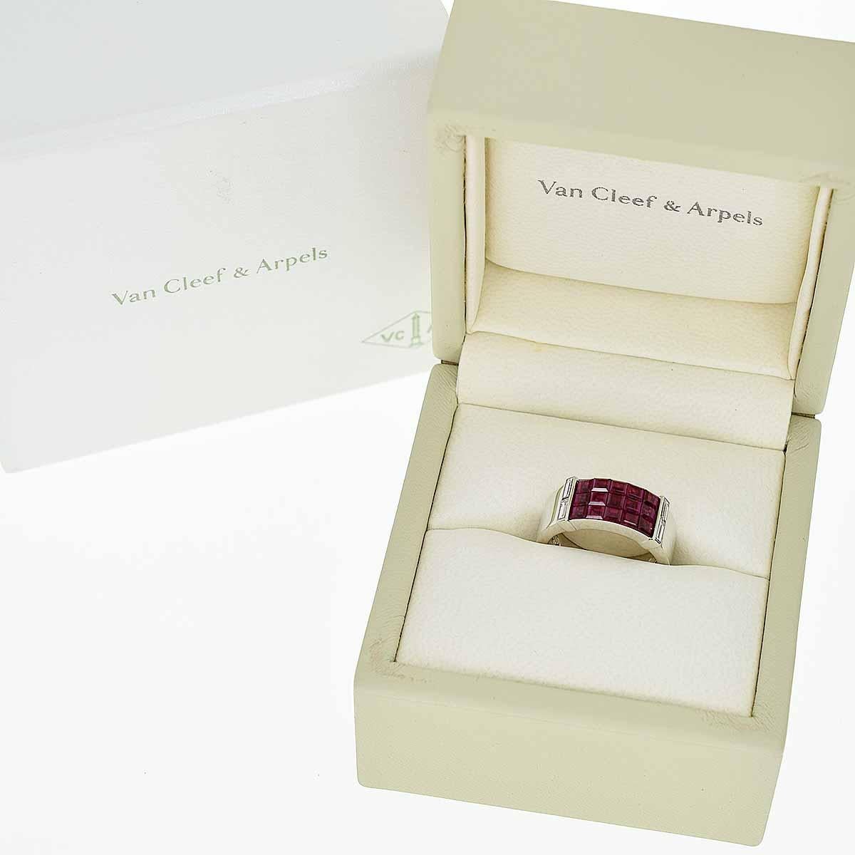 Van Cleef&Arpels Pont Neuf Mystery Setting Ruby Diamond 18 Karat White Gold Ring For Sale 3