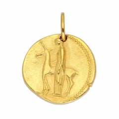 Van Cleef & Arpels, mini breloque médaille du zodiaque Virgo en or jaune 18 carats