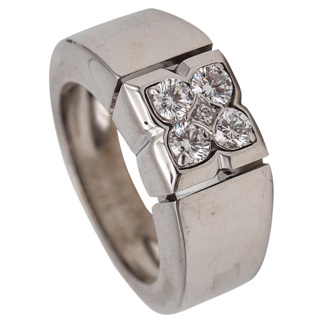 Van Cleefs & Arpels Paris Quatrefoil Ring in 18Kt White Gold with 5 VVS Diamonds For Sale