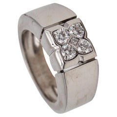 Van Cleefs & Arpels Paris Quatrefoil Ring in 18Kt White Gold with 5 VVS Diamonds